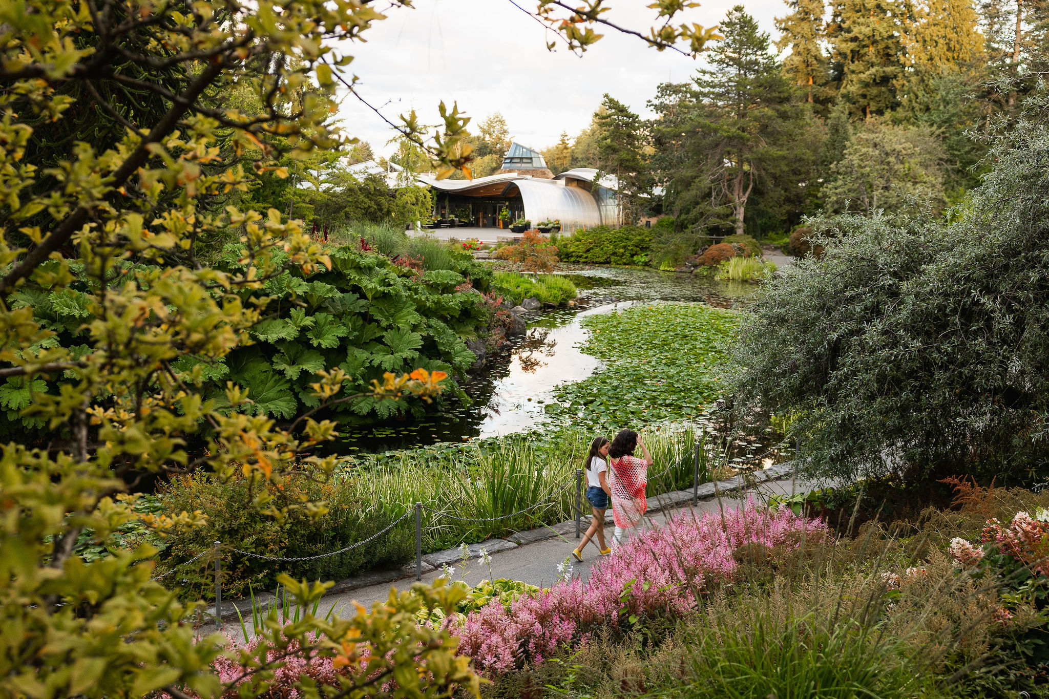 Buy more and save up to 35% when you bundle top attractions across Metro Vancouver.
